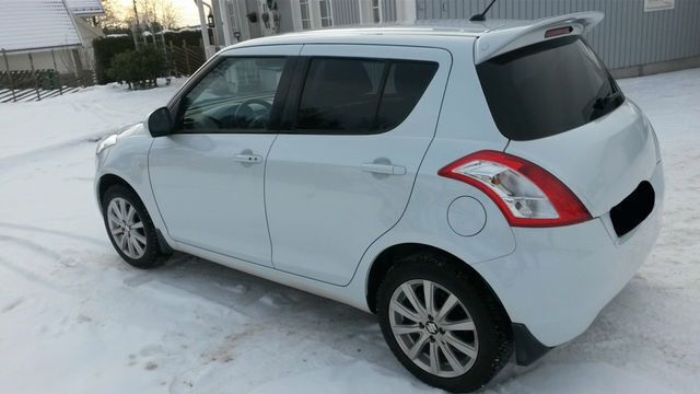 Gebraucht Suzuki Swift Club 94 PS (69 kW) 2012 Weiß metallic Kleinwagen