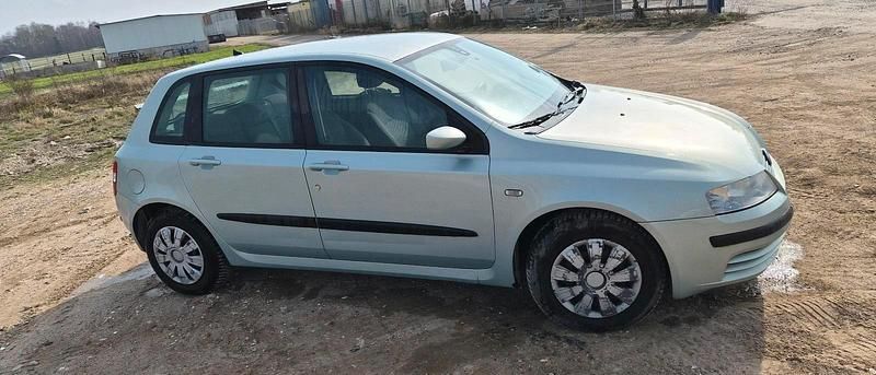 Gebraucht Fiat Stilo 133 PS (97 kW) 2002 Silber Limousine