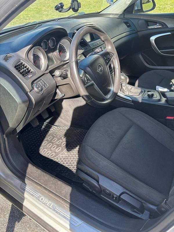 Gebraucht Opel Insignia 131 PS (96 kW) 2010 Andere farben Limousine