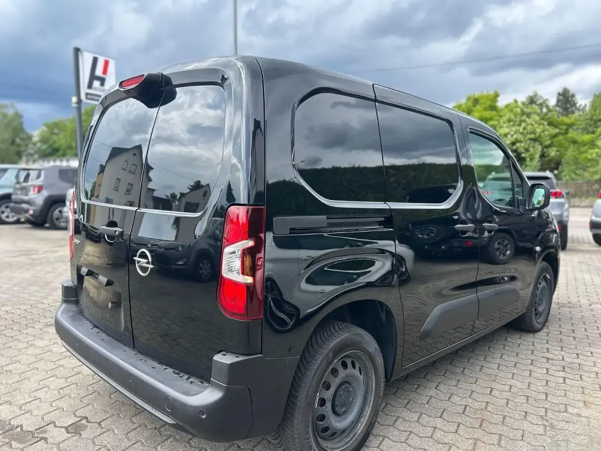 Gebraucht Opel Combo 131 PS (96 kW) 2023 Schwarz Van / Kleinbus