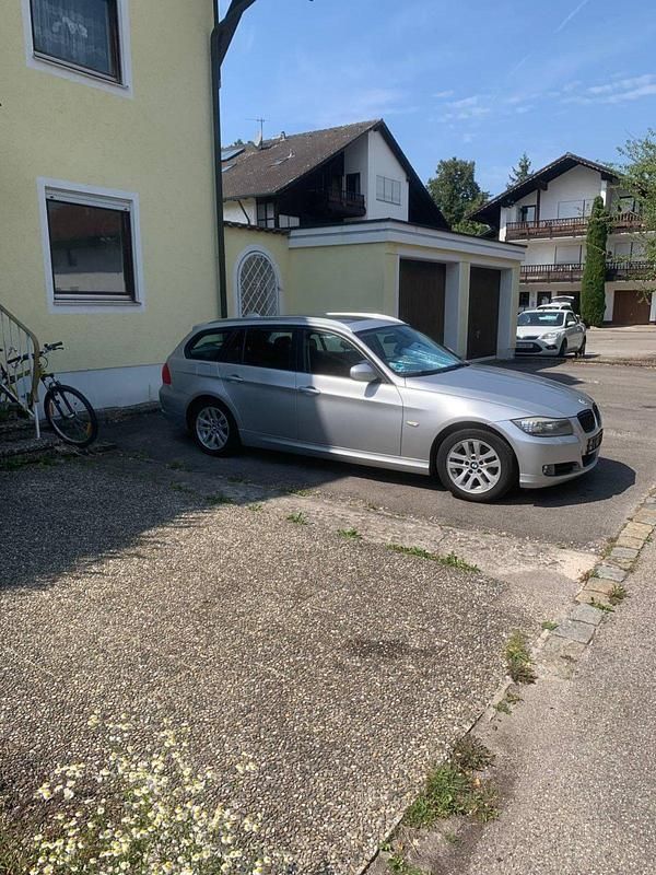 Gebraucht BMW 316 115 PS (84 kW) 2012 Grau Kombi