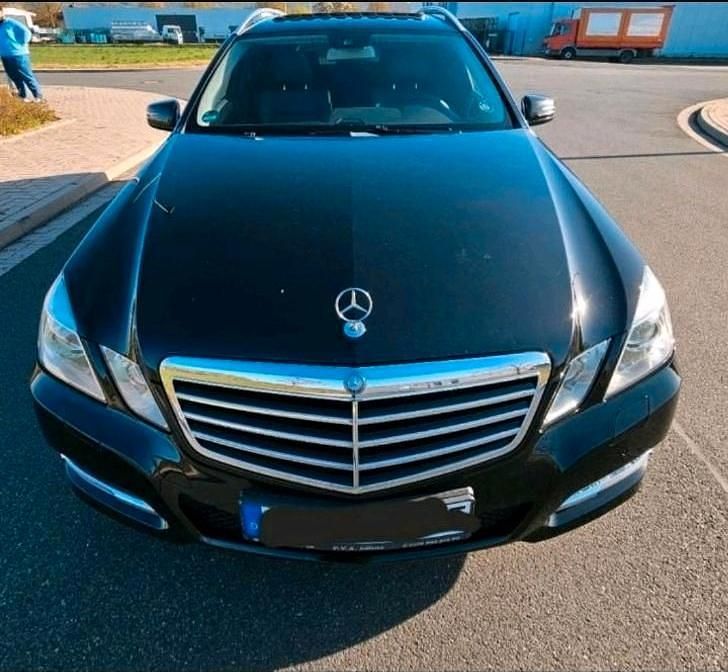 Gebraucht Mercedes E250 204 PS (150 kW) 2012 Schwarz Kombi