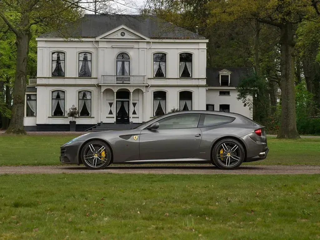 Usata Ferrari FF 661 CV (486 kW) 2013 Grigio Station wagon