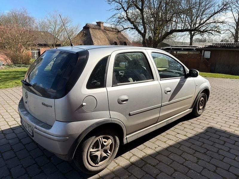 Gebraucht Opel Corsa 80 PS (58 kW) 2005 Silber Kleinwagen