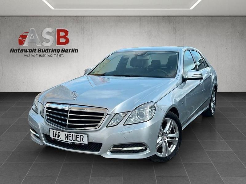 Silber Gebraucht 2011 Mercedes E200 Avantgarde Limousine | 12.999 € (Fairer Preis) - Bild 1/4