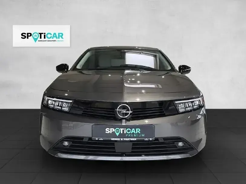 Używany Opel Astra Elegance 131 KM (96 kW) 2024 Srebrny Sedan/Limuzyna