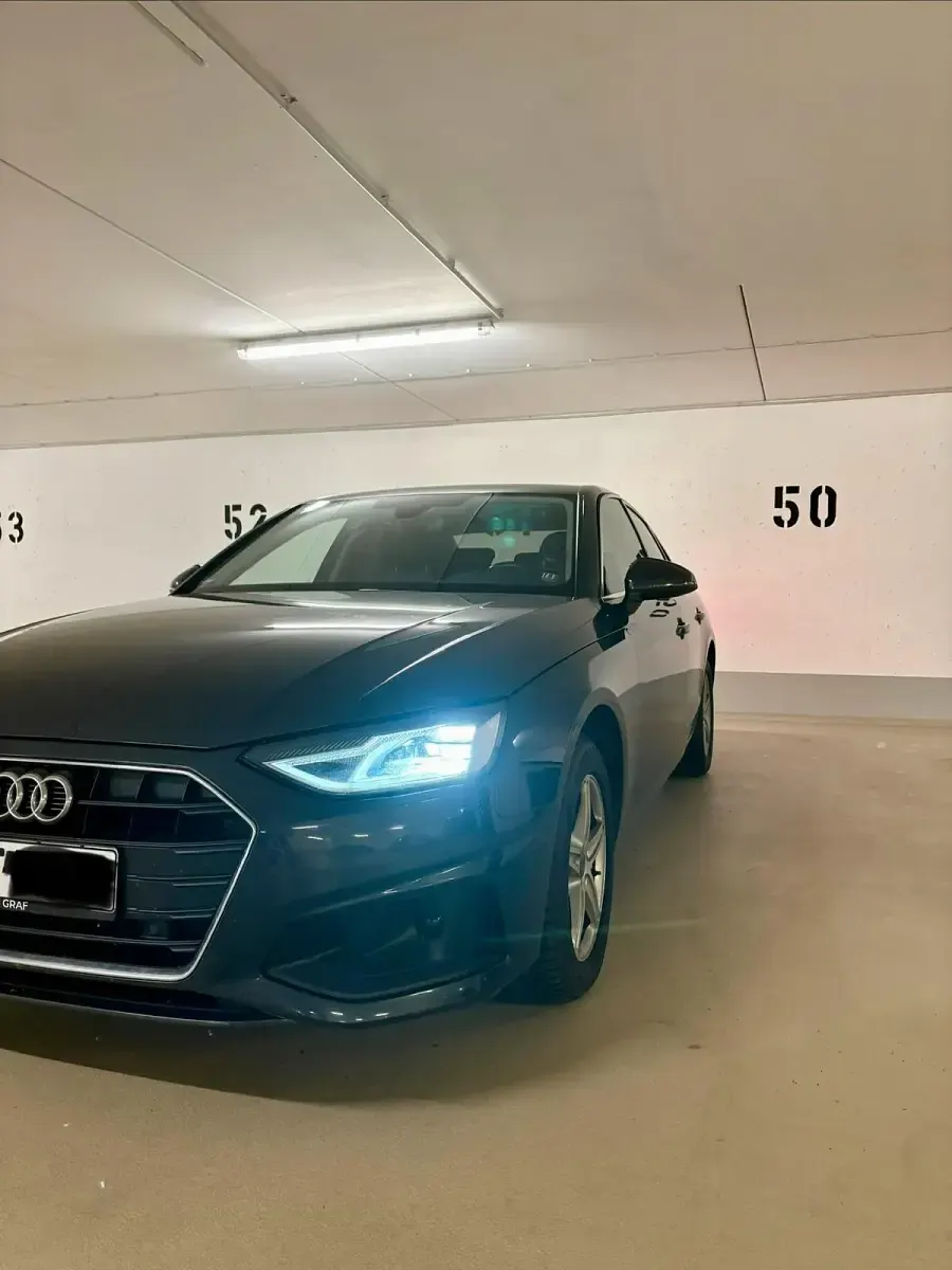 Gebraucht Audi A4 Advanced 136 PS (100 kW) 2020 Grau Limousine