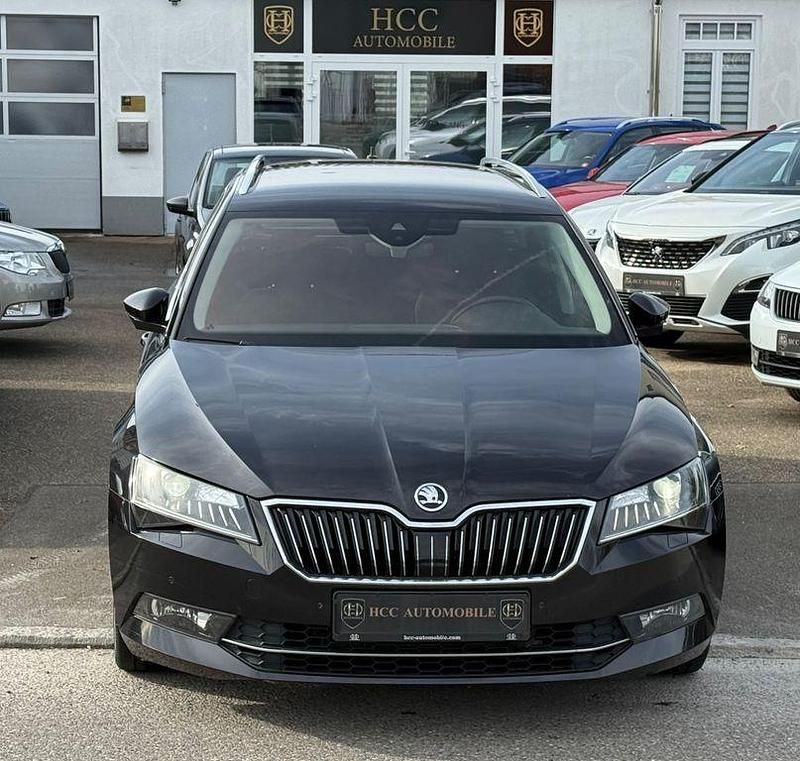Schwarz Gebraucht 2016 Skoda Superb Style Kombi | 11.999 € (Fairer Preis) - Bild 1/4