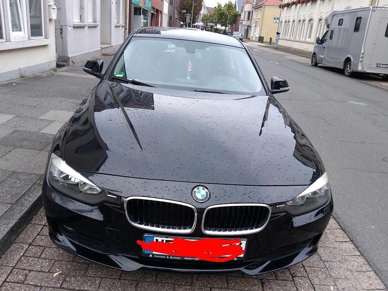 Gebraucht BMW 320 184 PS (135 kW) 2015 Schwarz Kombi