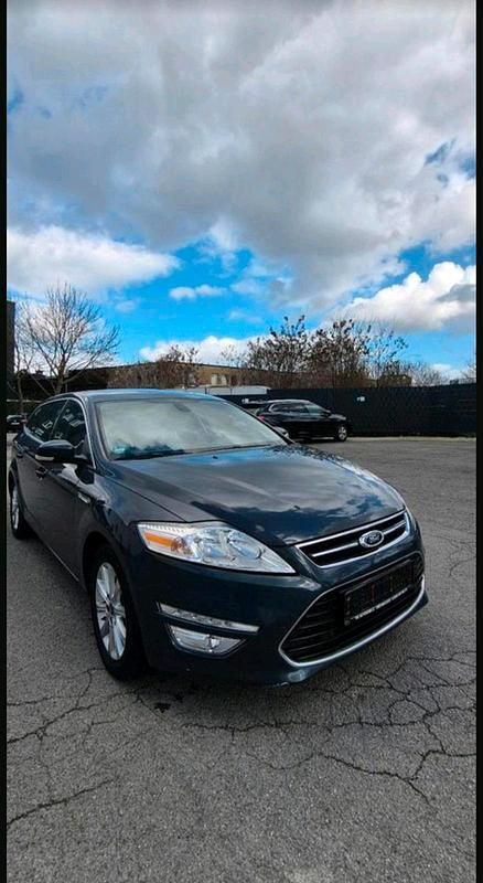 Gebraucht Ford Mondeo 140 PS (102 kW) 2013 Grau Kombi