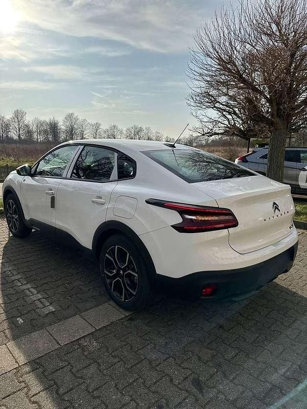 Gebraucht Citroën e-C4 Feel 100 kW (136 PS) 2024 Weiß Limousine