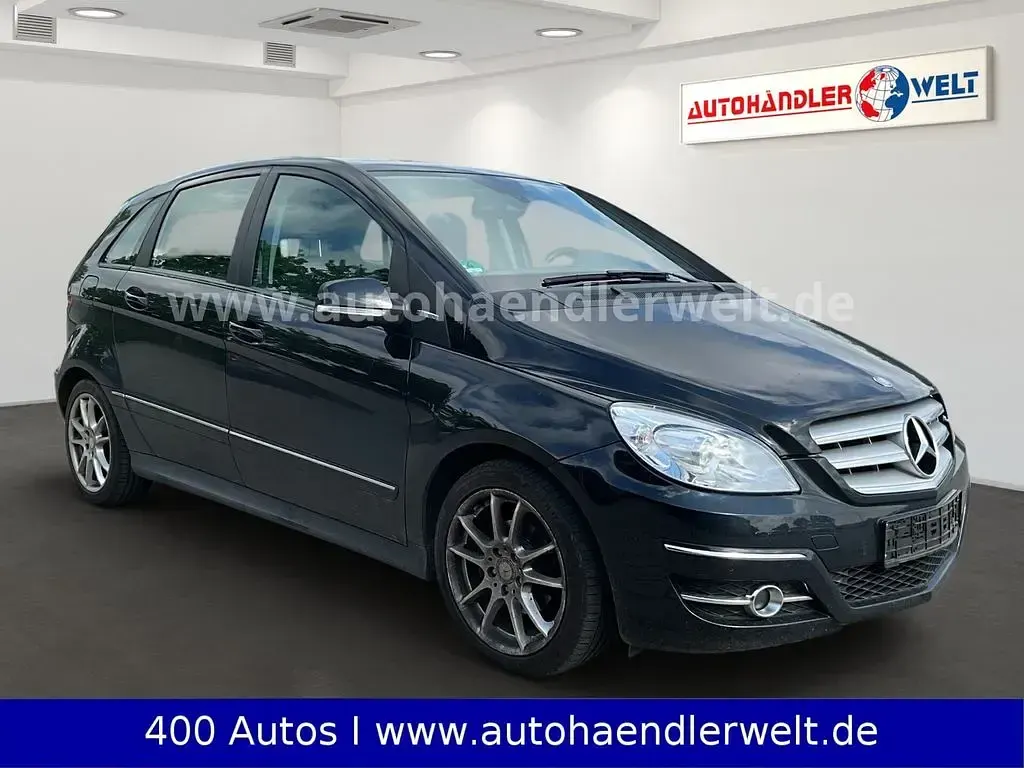 Gebraucht Mercedes B180 116 PS (85 kW) 2010 Schwarz Van / Kleinbus