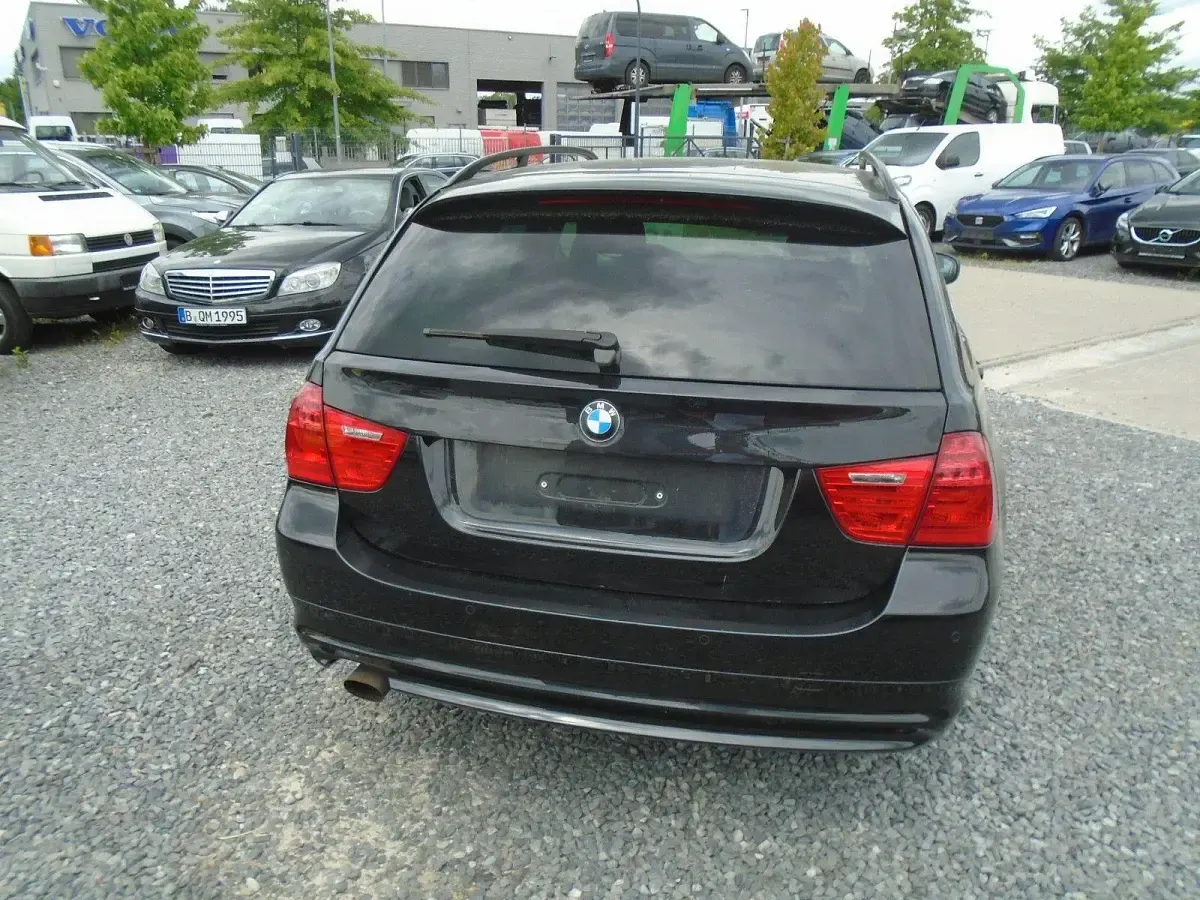 Gebraucht BMW 320 Comfort Edition 170 PS (125 kW) 2010 Schwarz Kombi