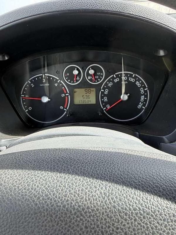 Gebraucht Ford Tourneo Connect 75 PS (55 kW) 2009 Weiß Van / Kleinbus