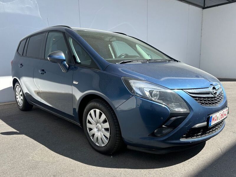 Blau Gebraucht 2016 Opel Zafira Tourer Edition Van / Kleinbus | 5.690 € (Etwas zu teuer) - Bild 1/4
