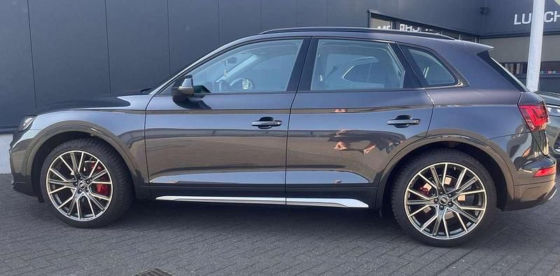 Grau Gebraucht 2021 Audi Q5 Advanced SUV | 38.900 € - Bild 1/4