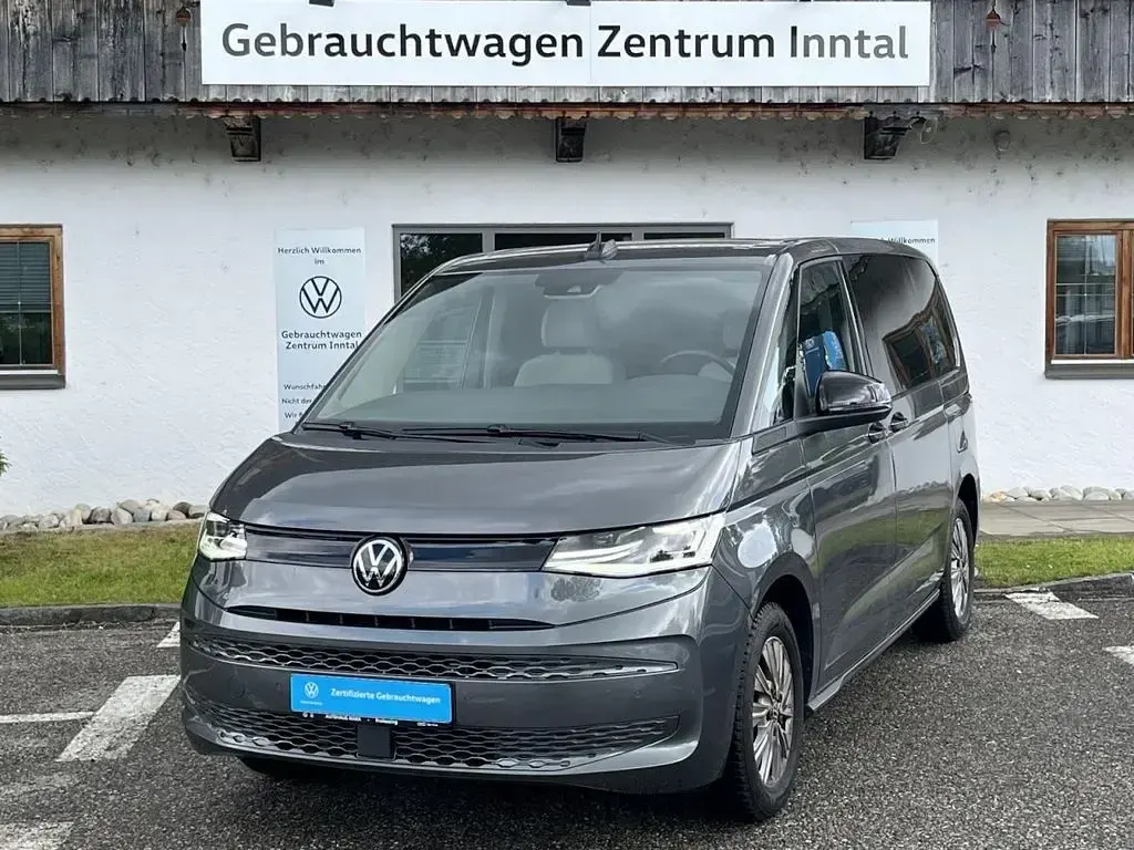 Gebraucht VW Multivan Basis 204 PS (150 kW) 2023 Indiumgrau Van / Kleinbus