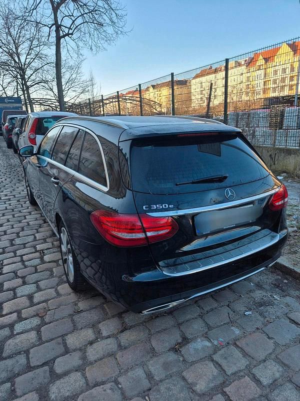 Gebraucht Mercedes C350e 157 PS (115 kW) 2019 Schwarz Kombi