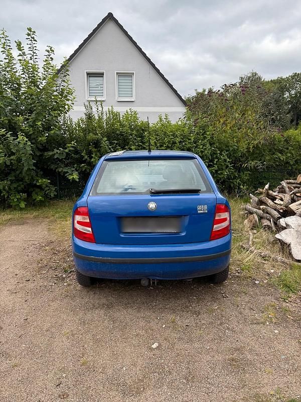 Blau Gebraucht 2005 Skoda Fabia Kleinwagen | 600 € (Guter Preis) - Bild 1/4
