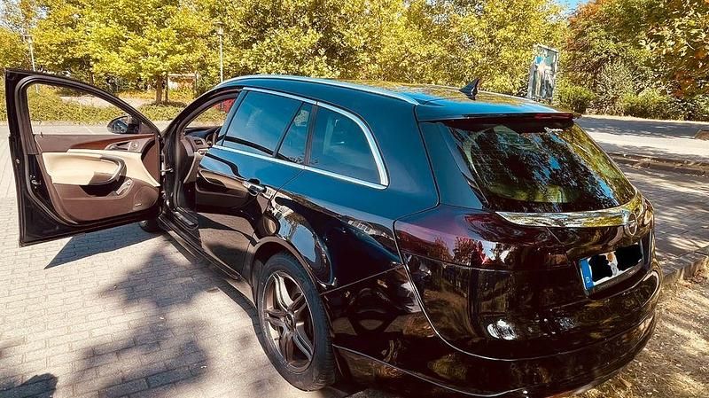 Gebraucht Opel Insignia Edition 220 PS (161 kW) 2009 Schwarz Kombi