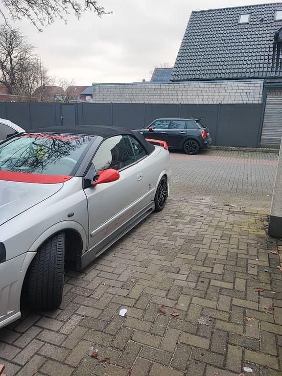 Gebraucht Opel Astra Cabriolet 147 PS (108 kW) 2001 Silber Cabrio