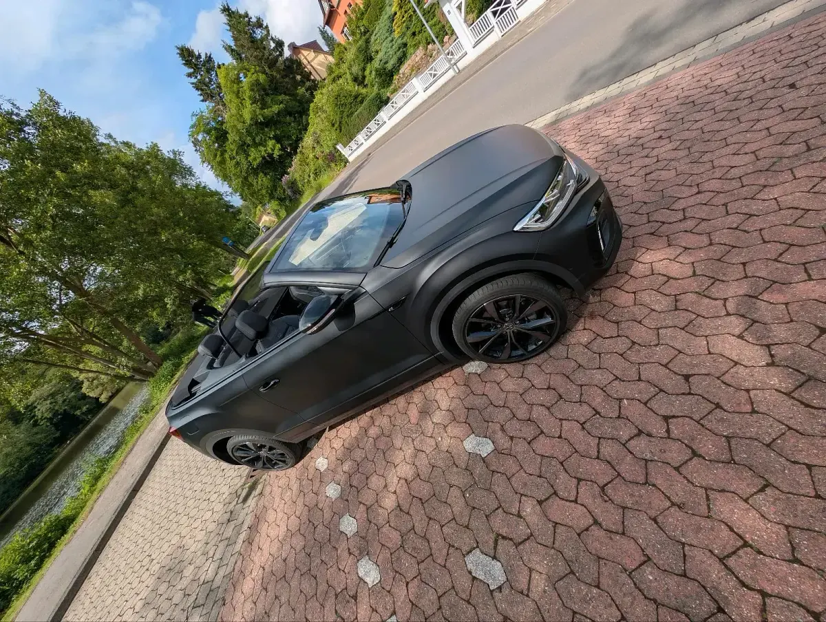 Gebraucht VW T-Roc Cabriolet R-line Edition 150 PS (110 kW) 2024 Schwarz Cabrio