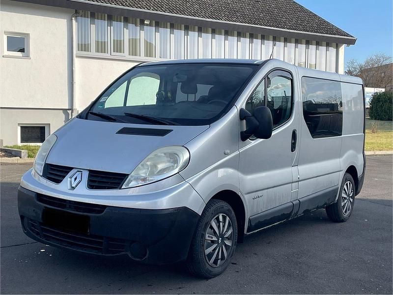 Grau Gebraucht 2008 Renault Trafic Van / Kleinbus | 2.950 € (Guter Preis) - Bild 1/4