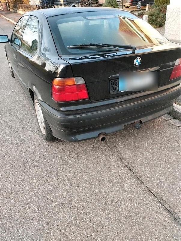 Gebraucht BMW 316 101 PS (74 kW) 1998 Schwarz Limousine