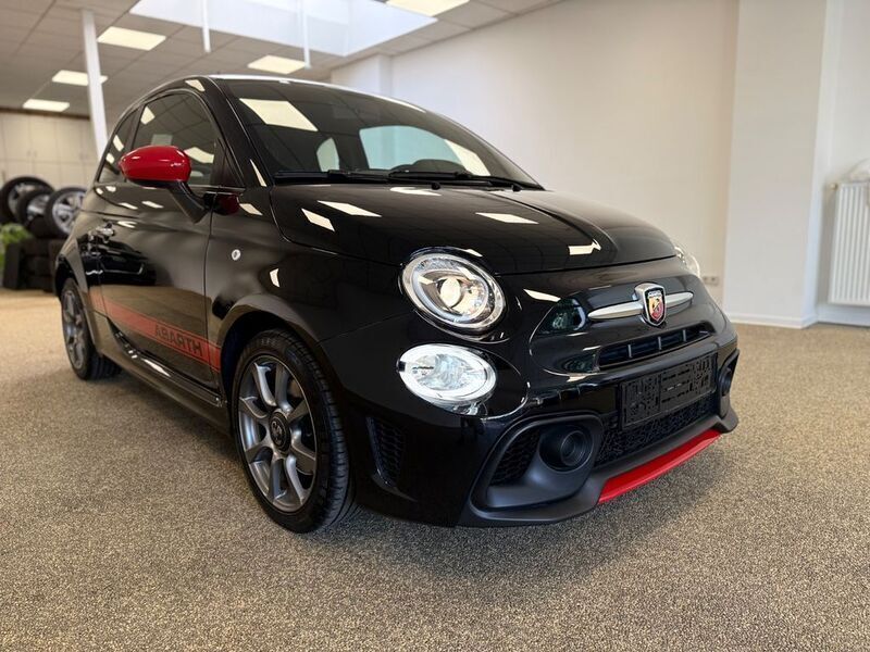 Schwarz Gebraucht 2022 Abarth 595 Kleinwagen | 17.490 € (Superpreis) - Bild 1/4