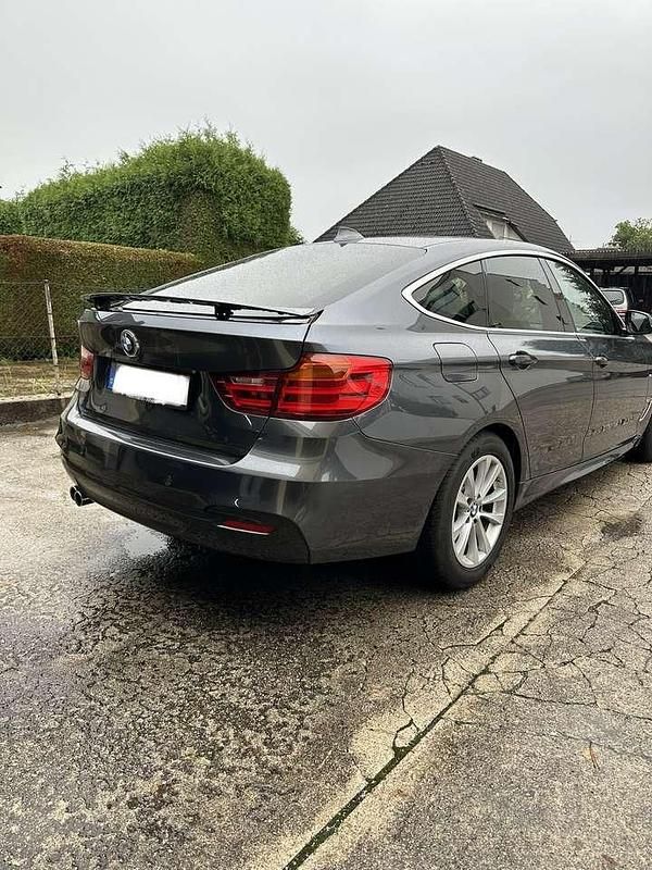 Gebraucht BMW 330 Sport Line 258 PS (189 kW) 2014 Grau Limousine