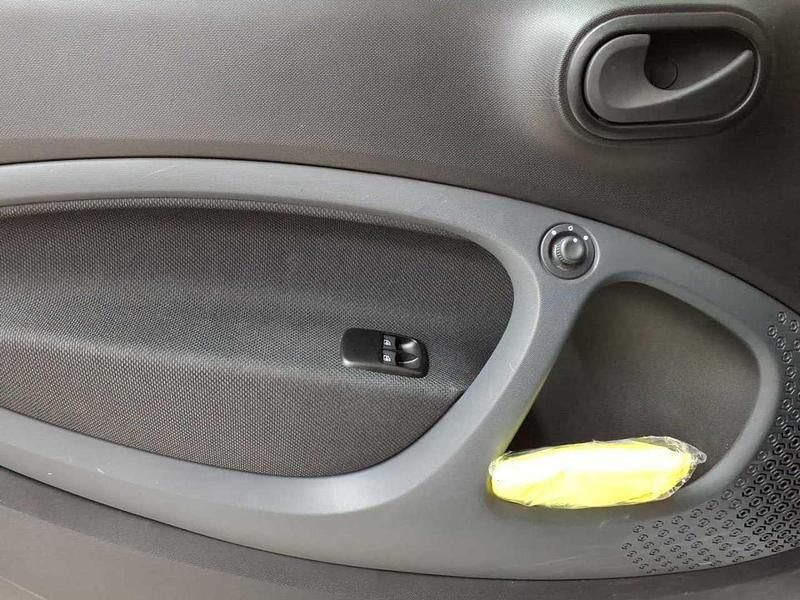 Gebraucht Smart ForTwo Coupé 60 kW (82 PS) 2022 Tridion sicherheitszelle in weiß Coupé