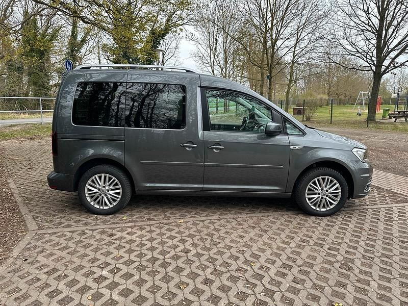 Usata VW Caddy 150 CV (110 kW) 2018 Grigio Monovolume