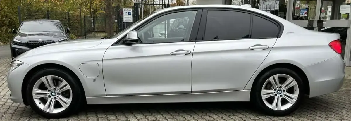Gebraucht BMW 330e iPerformance 252 PS (185 kW) 2017 Silber Limousine