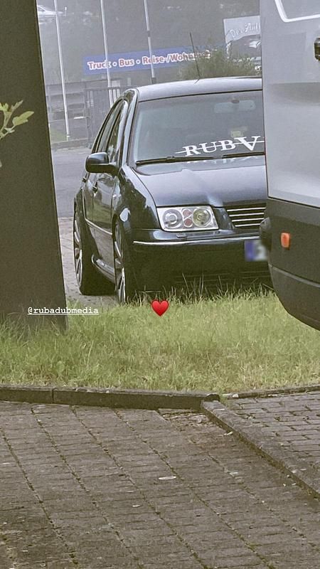 Gebraucht VW Bora GT 131 PS (96 kW) 2004 Blau Limousine