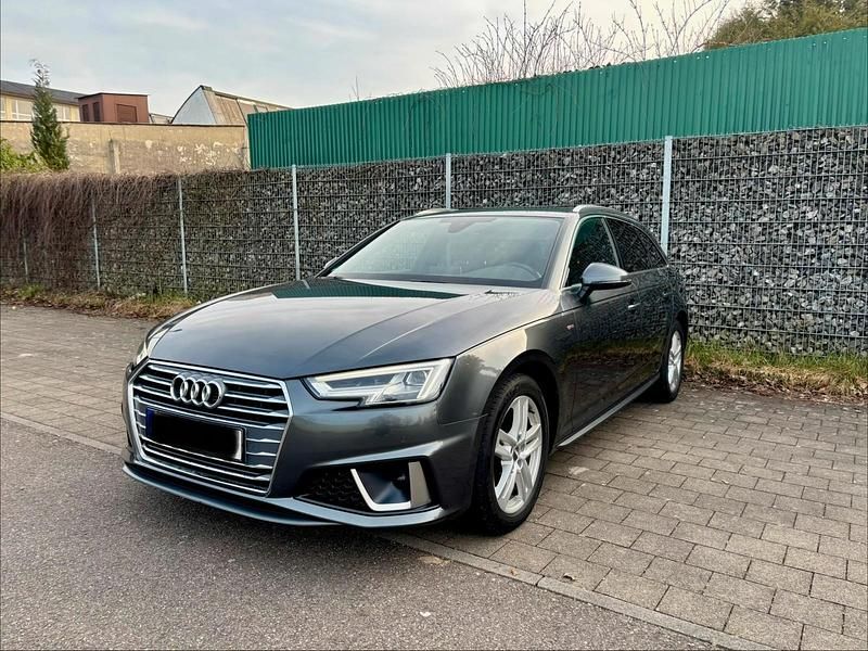 Gebraucht Audi A4 S-Line 150 PS (110 kW) 2019 Grau Kombi