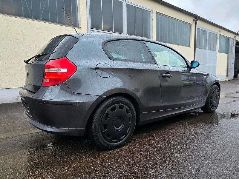Gebraucht BMW 118 Coupé Advantage 239 PS (175 kW) 2007 Grau Coupé