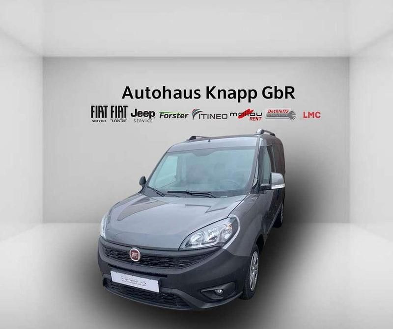 Gebraucht Fiat Doblò 101 PS (74 kW) 2022 Colore esterno (grau (met)) Van / Kleinbus