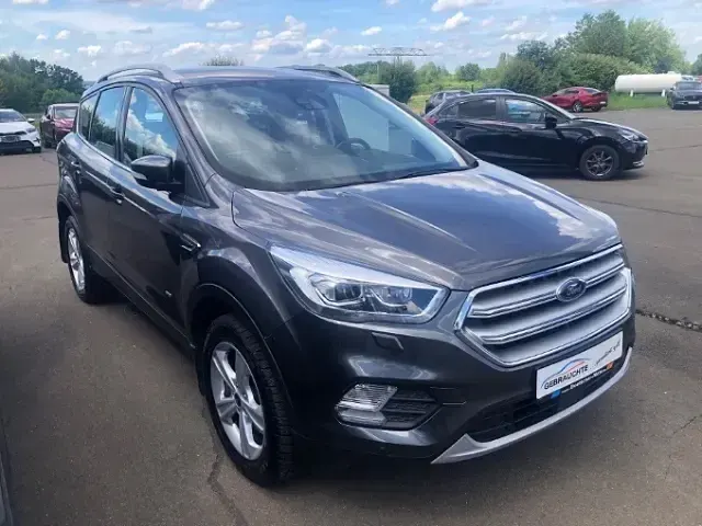 Gebraucht Ford Kuga Titanium 182 PS (133 kW) 2017 Grau SUV