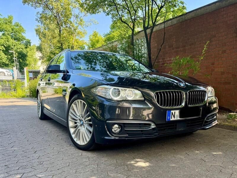 Grau Gebraucht 2015 BMW 530 Luxury Line Kombi | 20.990 € (Guter Preis) - Bild 1/4