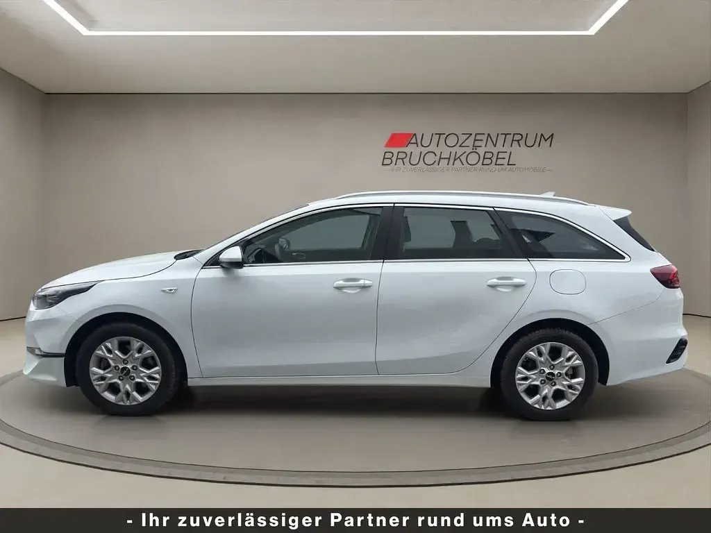 Gebraucht Kia Ceed Vision 101 PS (74 kW) 2024 Weiß Kleinwagen