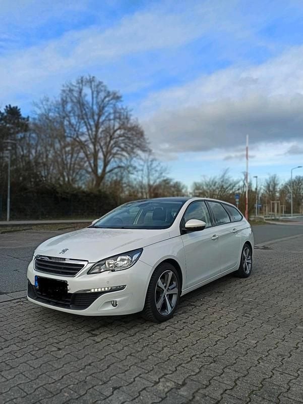 Gebraucht Peugeot 308 SW 131 PS (96 kW) 2015 Weiß Kombi