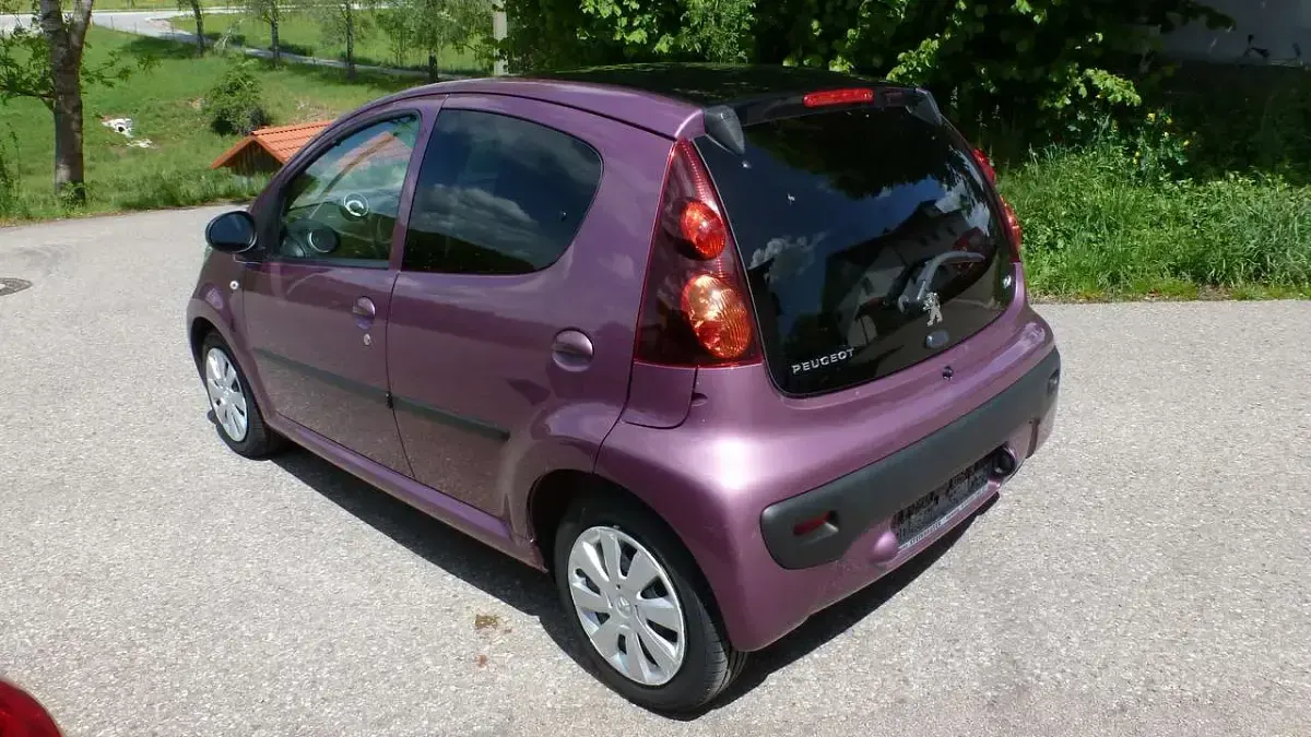Gebraucht Peugeot 107 Active 68 PS (50 kW) 2014 Violett metallic Kleinwagen