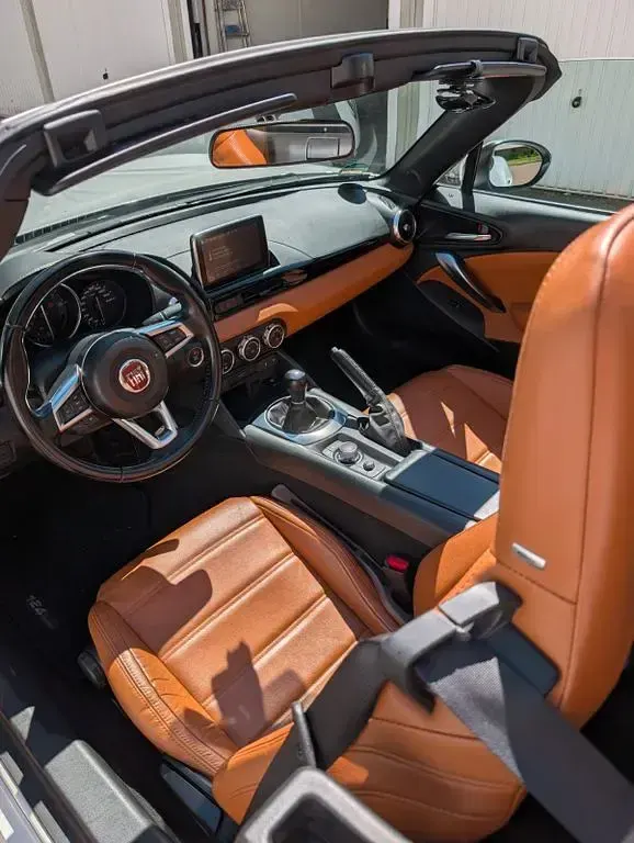 Gebraucht Fiat 124 Spider Lusso 140 PS (102 kW) 2017 Weiß Cabrio