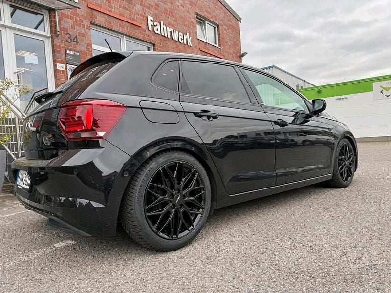 Schwarz Gebraucht 2019 VW Polo IQ Drive Kleinwagen | 10.000 € (Guter Preis) - Bild 1/4