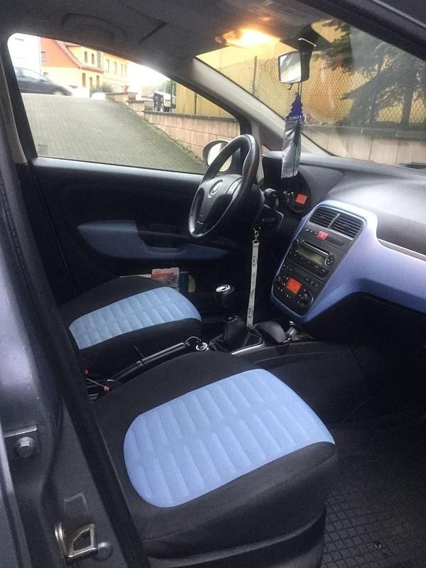 Grau Gebraucht 2006 Fiat Punto Active Kleinwagen | 1.990 € (Fairer Preis) - Bild 1/4