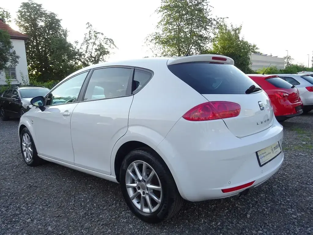 Gebraucht Seat Leon Stylance 125 PS (91 kW) 2009 Weiß Kleinwagen