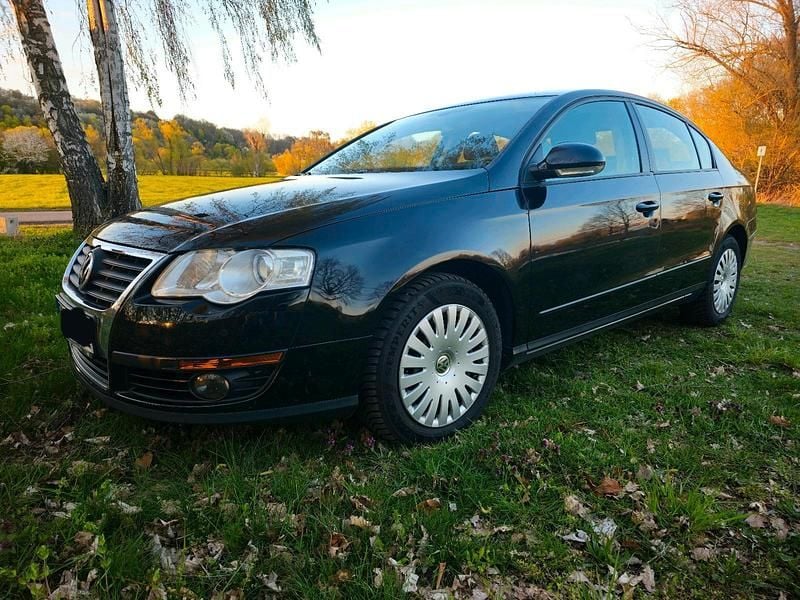 Second-hand VW Passat 122 CP (89 kW) 2010 Negru Berlinǎ