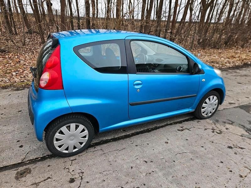 Gebraucht Peugeot 107 68 PS (50 kW) 2005 Blau Kleinwagen