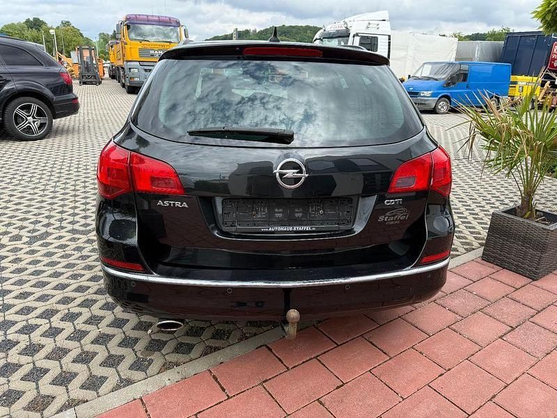 Gebraucht Opel Astra Sport 165 PS (121 kW) 2014 Schwarz Kombi