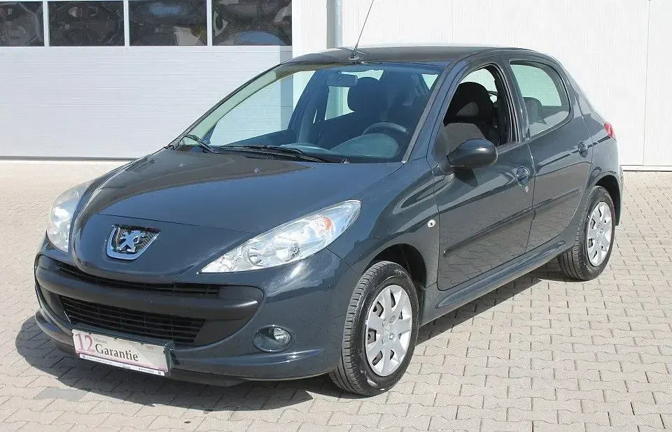 Gebraucht Peugeot 206+ 60 PS (44 kW) 2009 Grau Kleinwagen